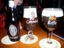 vÃ³Ã³raf een Corsendonk en Leffe in het Vlaams cafÃ© - before the concert we have a Corsendonk and Leffe in the Flemish bar