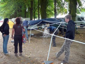 624 breaking down the Zappateers tent