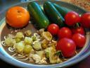 August 9, 2008 - Eten uit eigen tuin: komkommertjes, tomaten en ananaskers