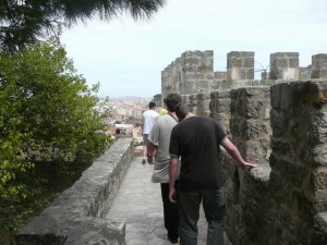 040 op de muren van het Castelo de São Jorge
