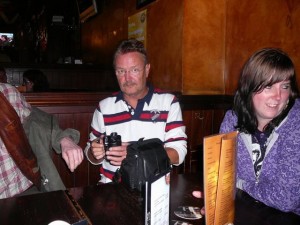 054 LudzNL and Ethell in Irish pub Finnigans Wake
