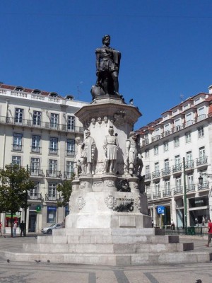 341 Praça Luis de Camões