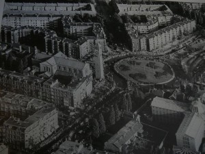 oude luchtfoto van Amsterdam-Oud Zuid - met de Agneskerk waar oma kosteres was