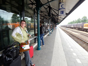 003 waiting on Apeldoorn trainstation
