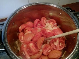 151107 154 Luuk verjaardag - tomatensoep maken