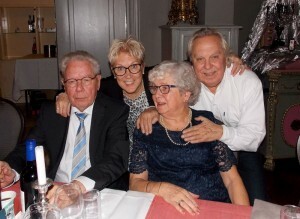 Broers en zusters: Henk, Lia, Gerda, Charles (13 december 2015)