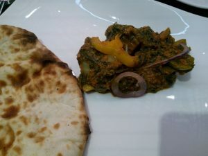 035 lamb curry with spinach and peshawar naan