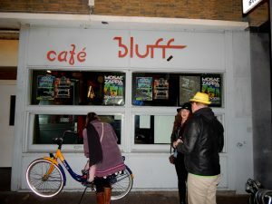 015-cafe-bluff