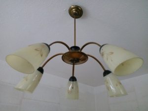 170107-040-lamp-die-we-al-vanaf-ons-eerste-huis-in-de-woonkamer-hebben