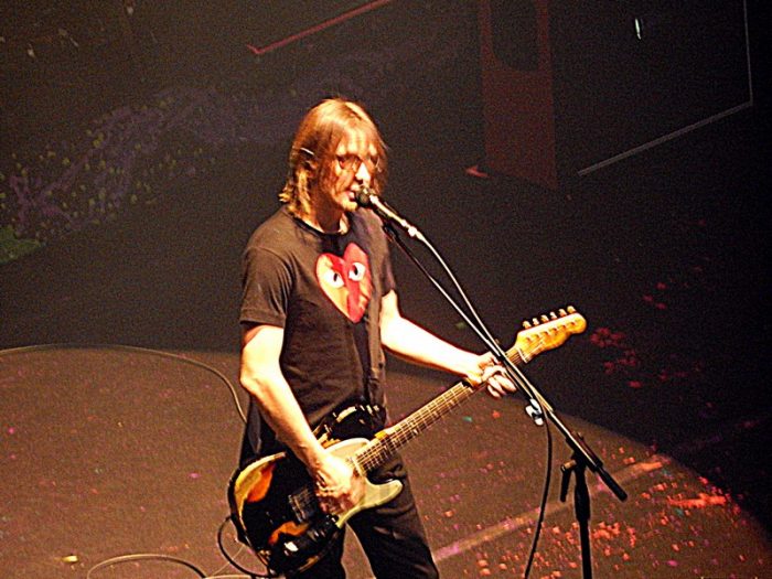 447-Steven-Wilson-encore-Even-Less-700x525.jpg